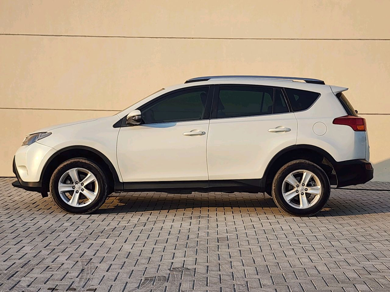 Toyota Rav 4 - Image 11
