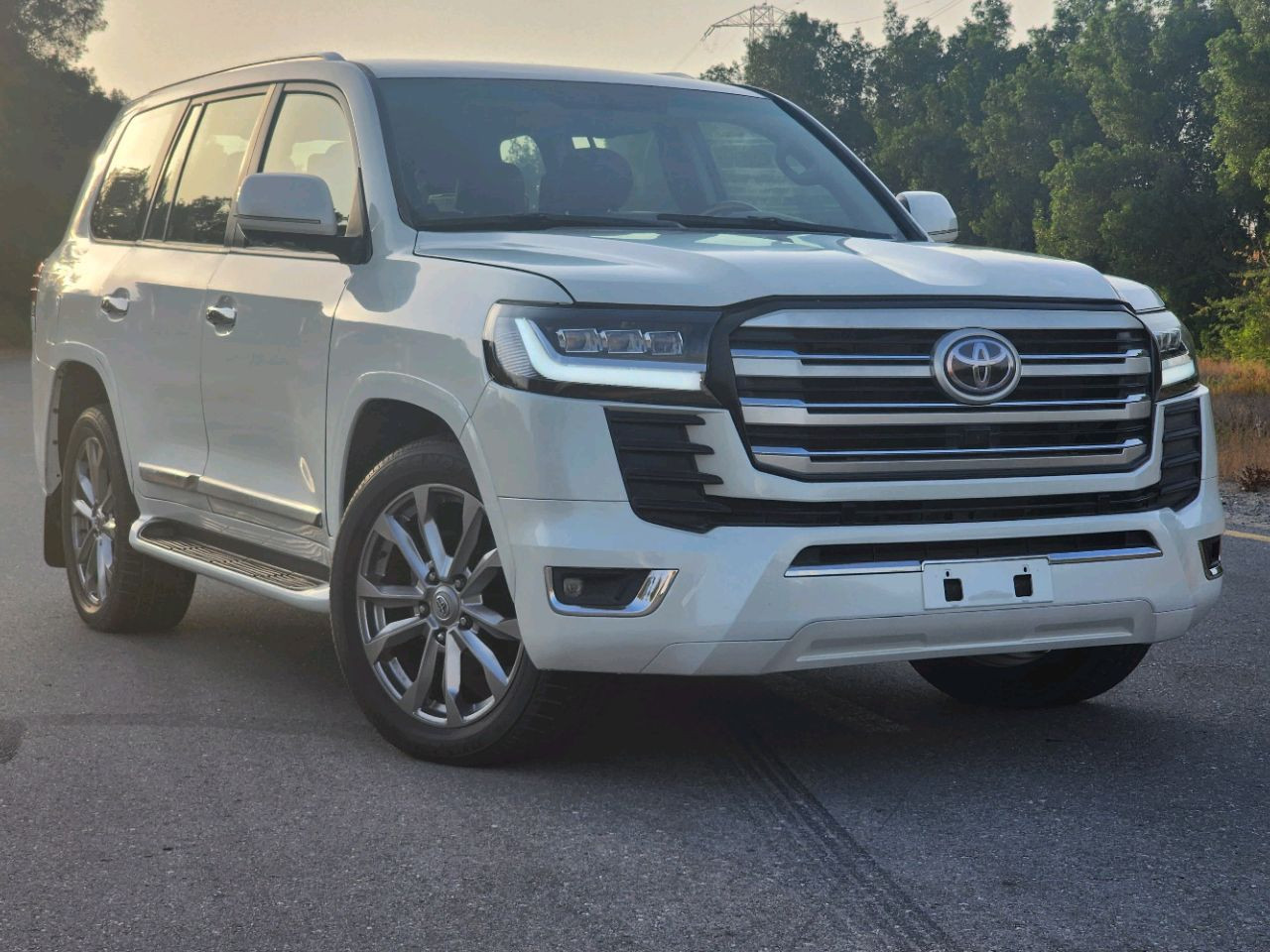 Toyota Land Cruiser - Image 8