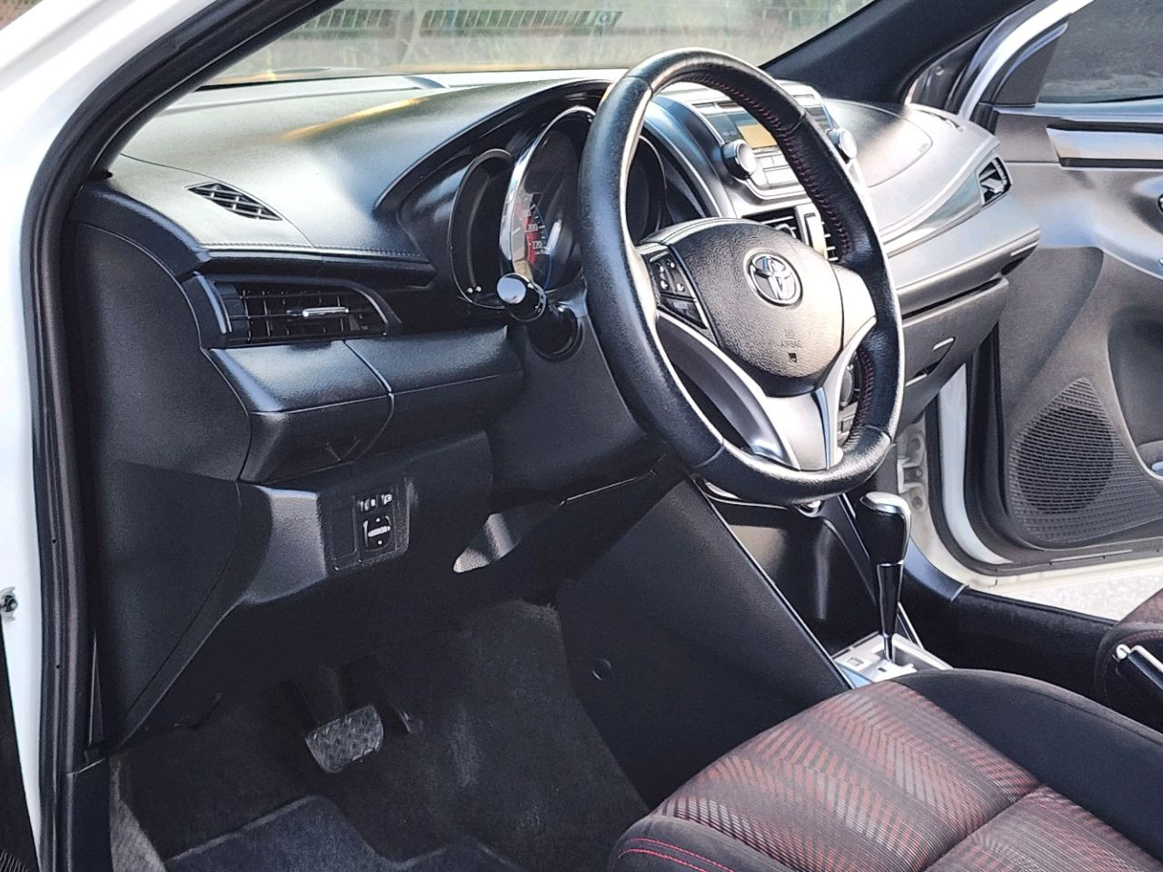 Toyota Yaris - Image 14