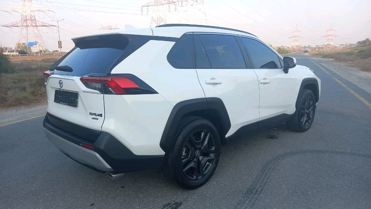 Toyota Rav 4 - Image 3