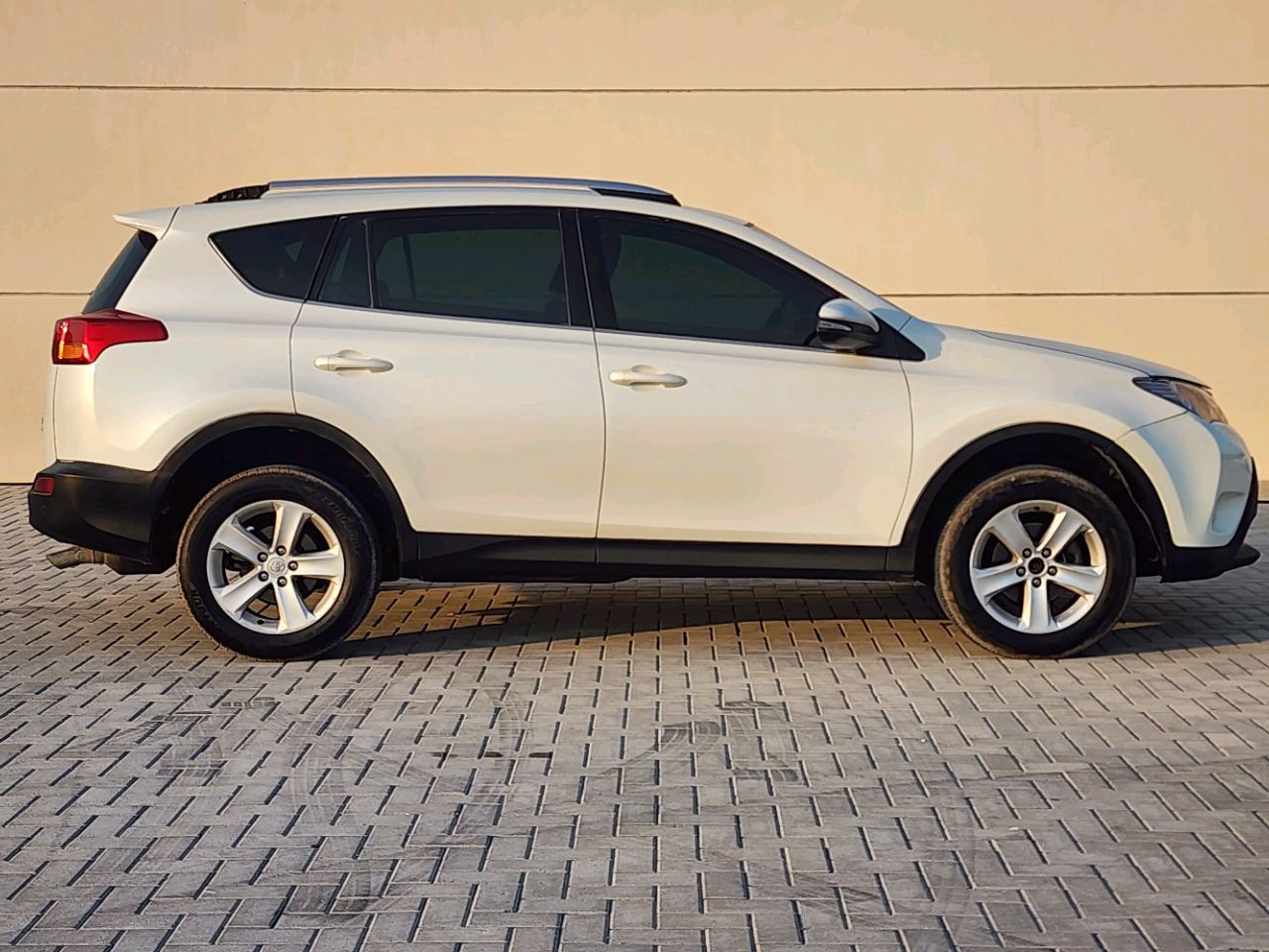 Toyota Rav 4 - Image 9