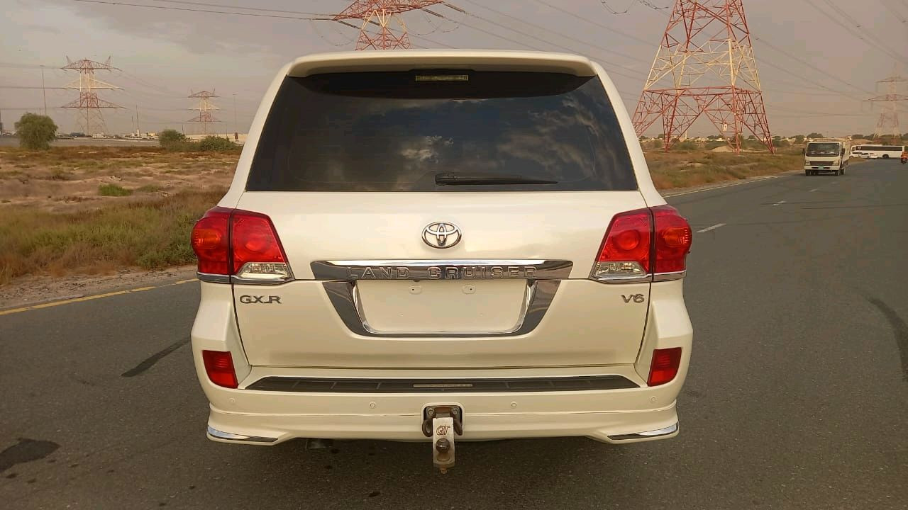 Toyota Land Cruiser - Image 10