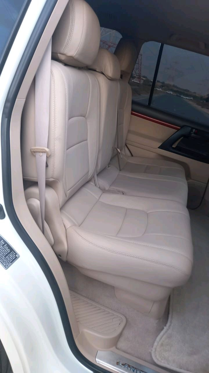 Toyota Land Cruiser - Image 6