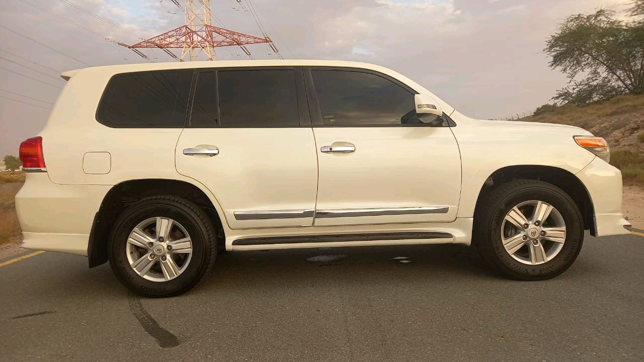 Toyota Land Cruiser - Image 7