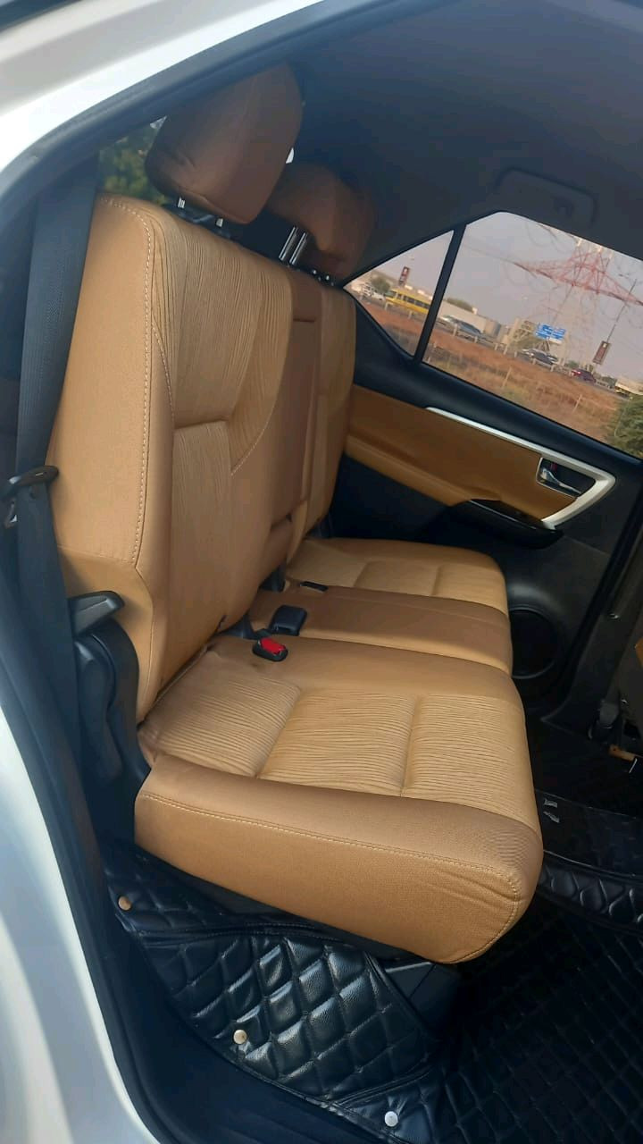 Toyota Fortuner - Image 11