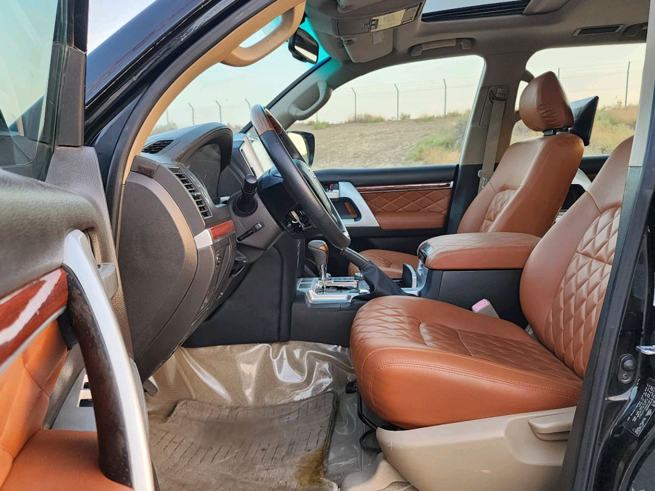Toyota Land Cruiser - Image 10