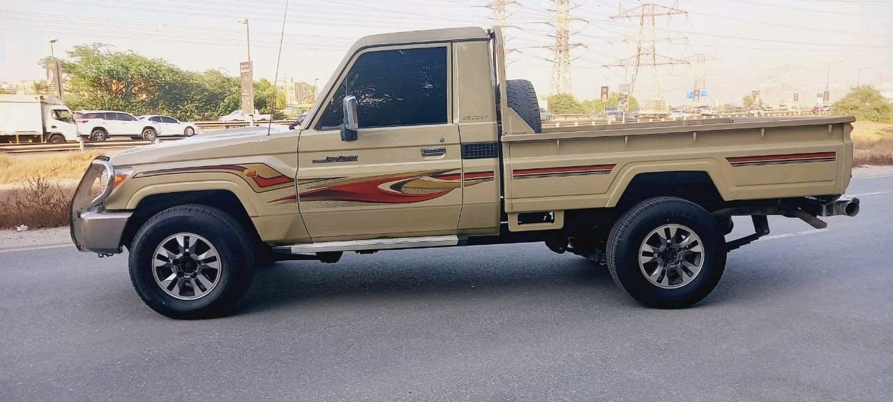Toyota Land Cruiser - Image 3