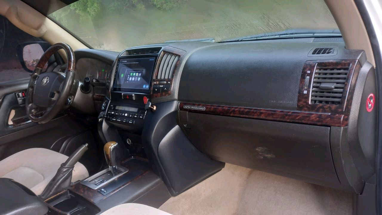 Toyota Land Cruiser - Image 12
