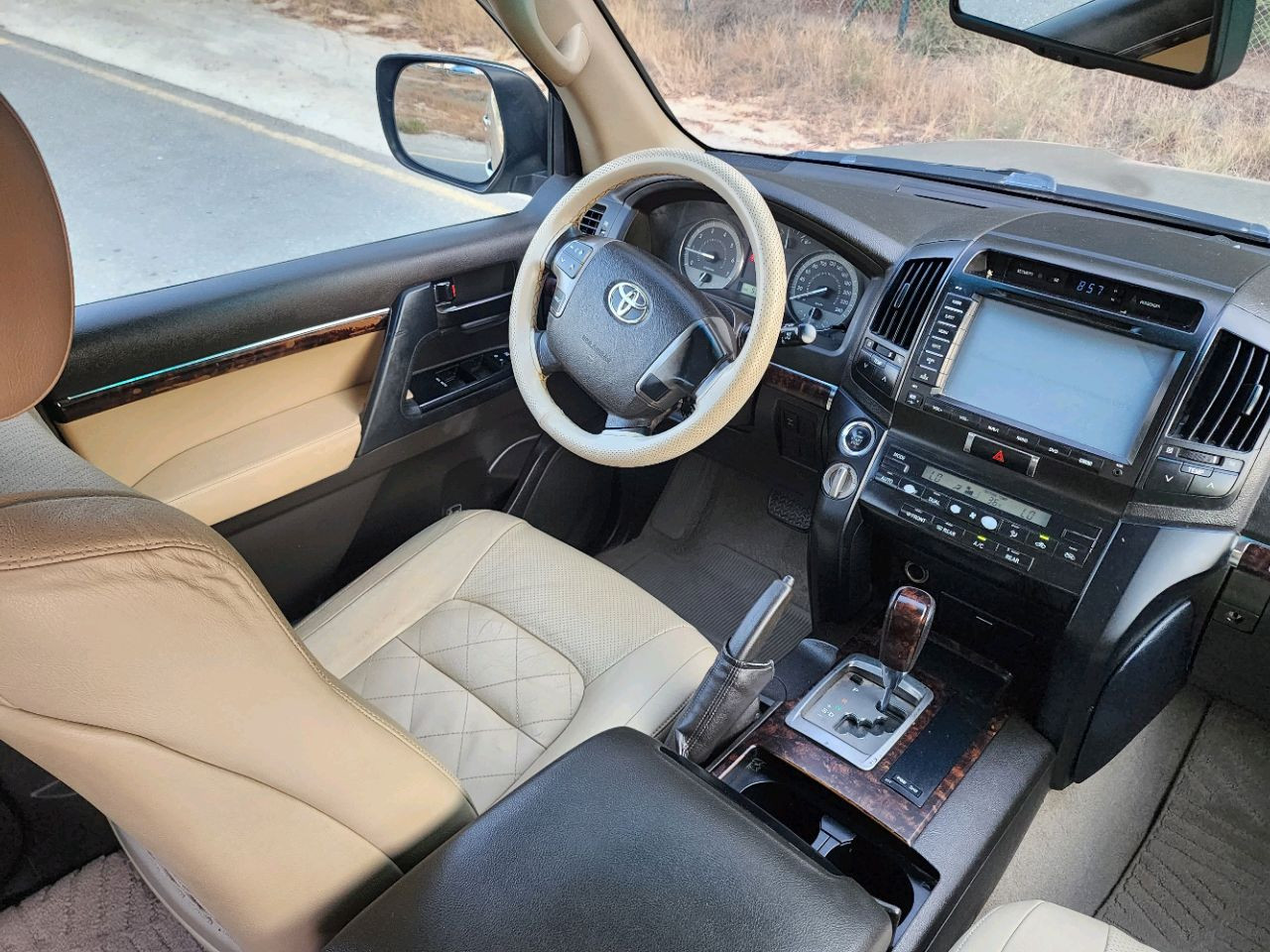 Toyota Land Cruiser - Image 4