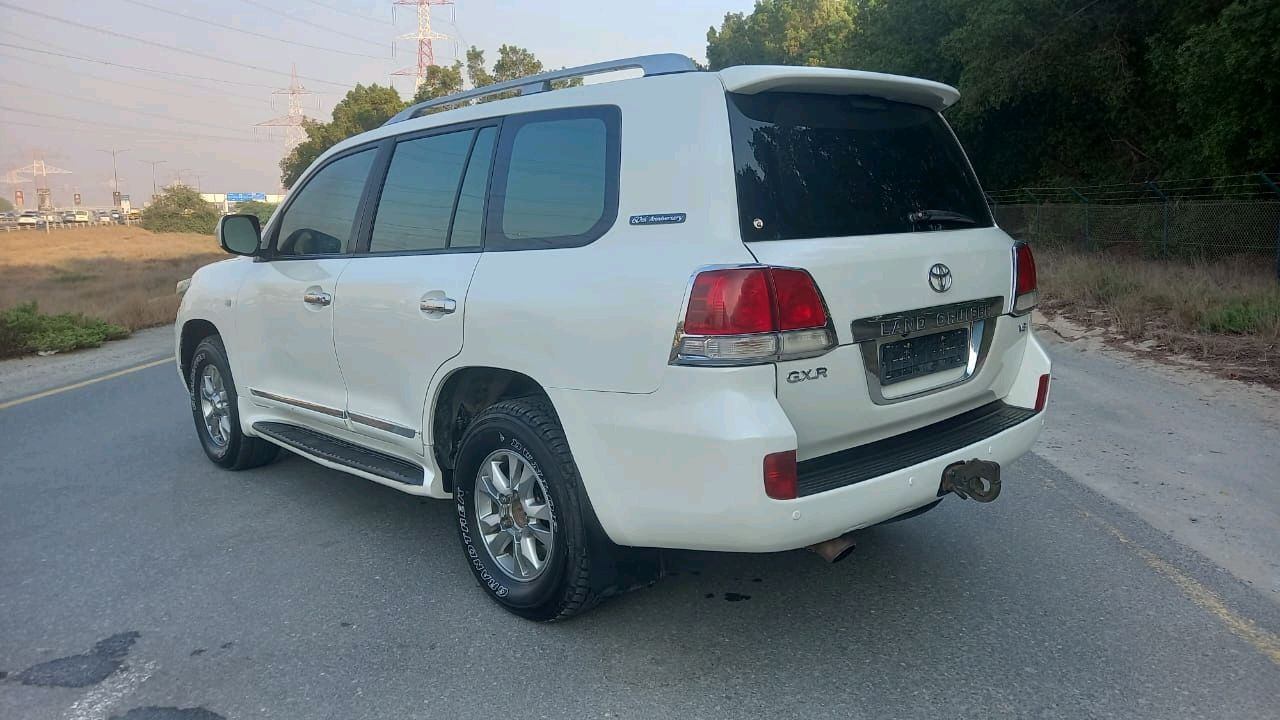 Toyota Land Cruiser - Image 11