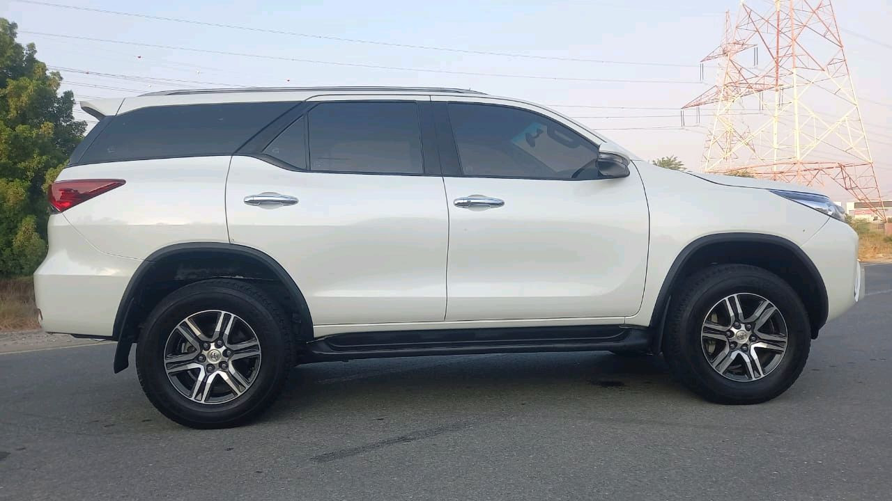 Toyota Fortuner - Image 7