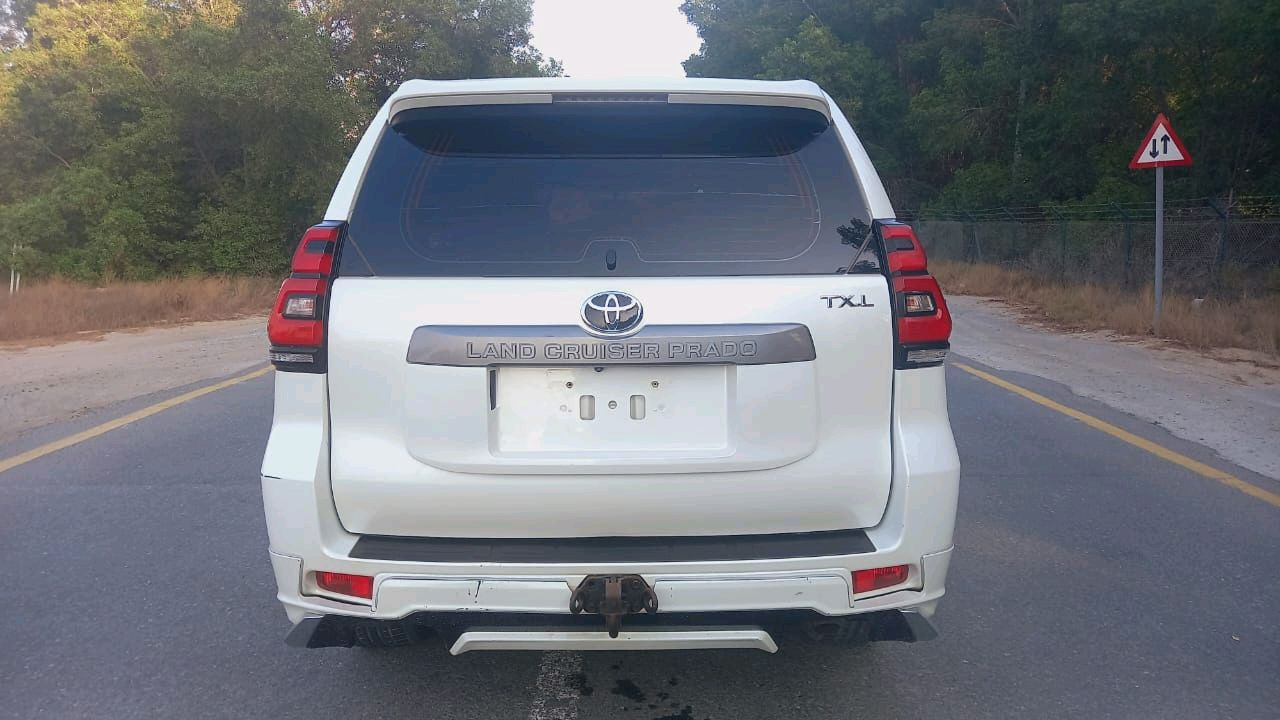 Toyota Prado - Image 12