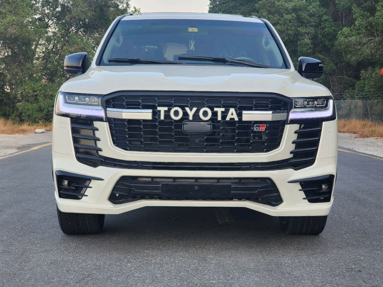 Toyota Land Cruiser - Image 6