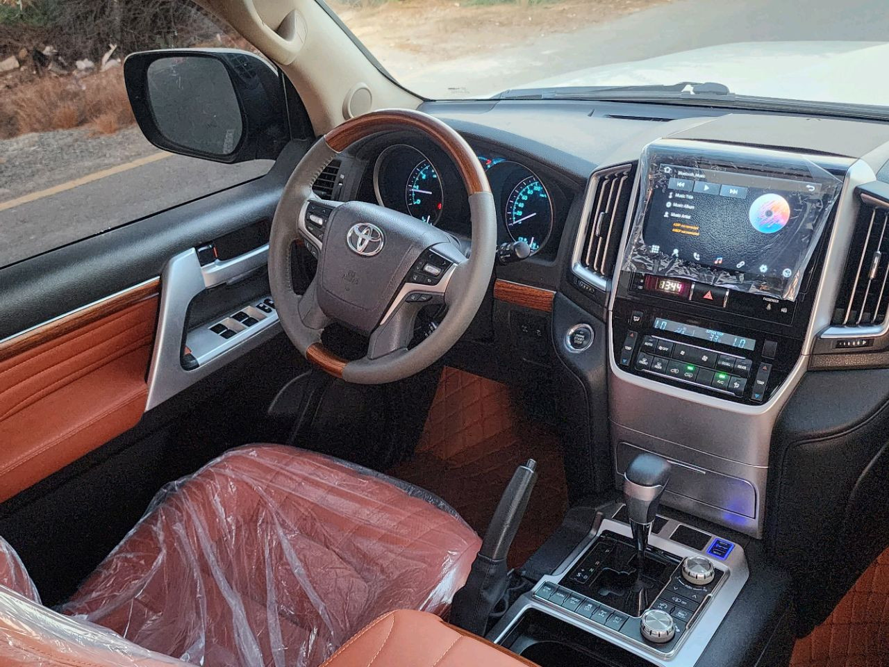 Toyota Land Cruiser - Image 12