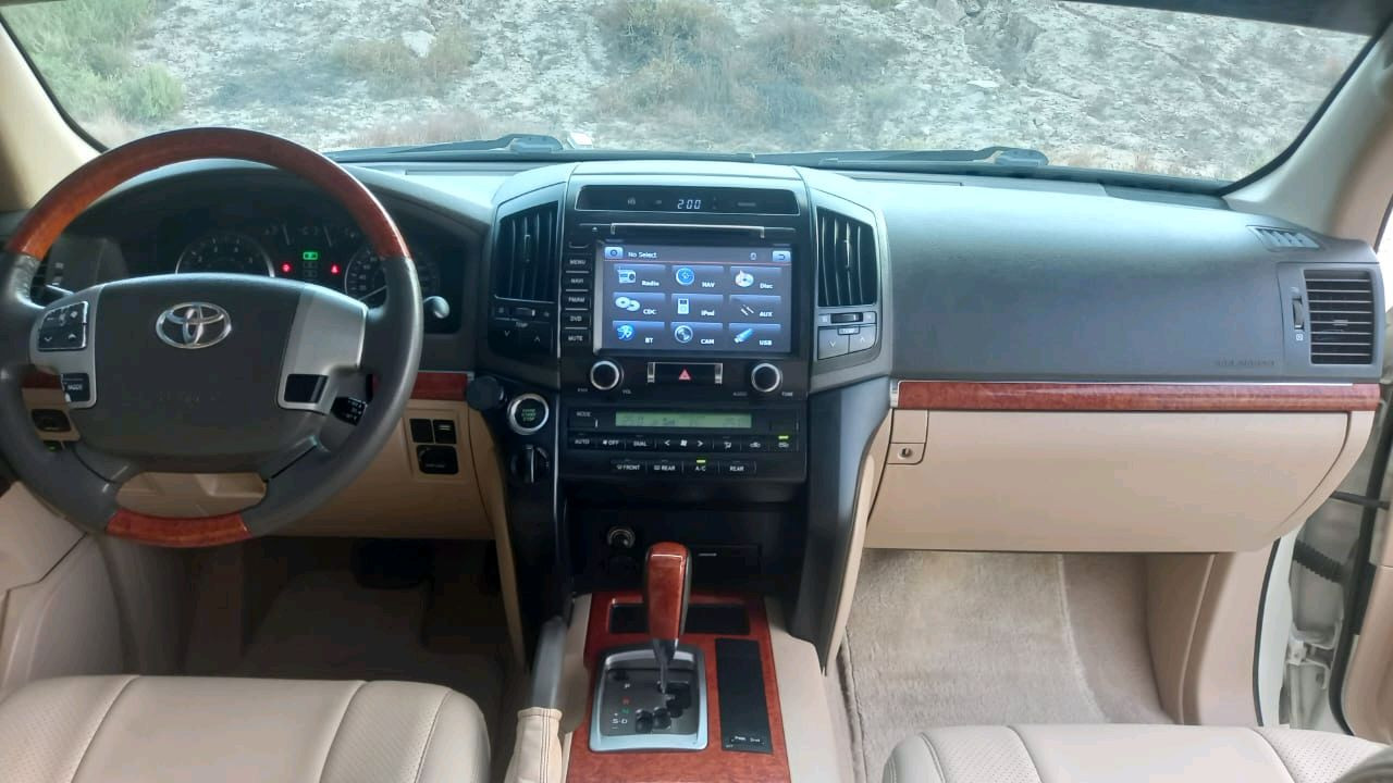 Toyota Land Cruiser - Image 9