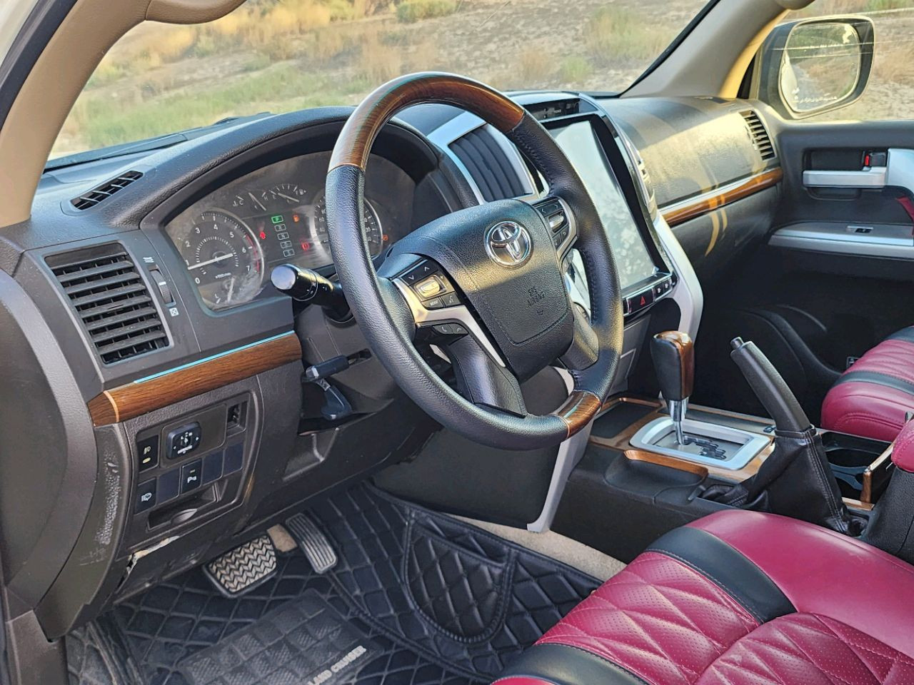 Toyota Land Cruiser - Image 9