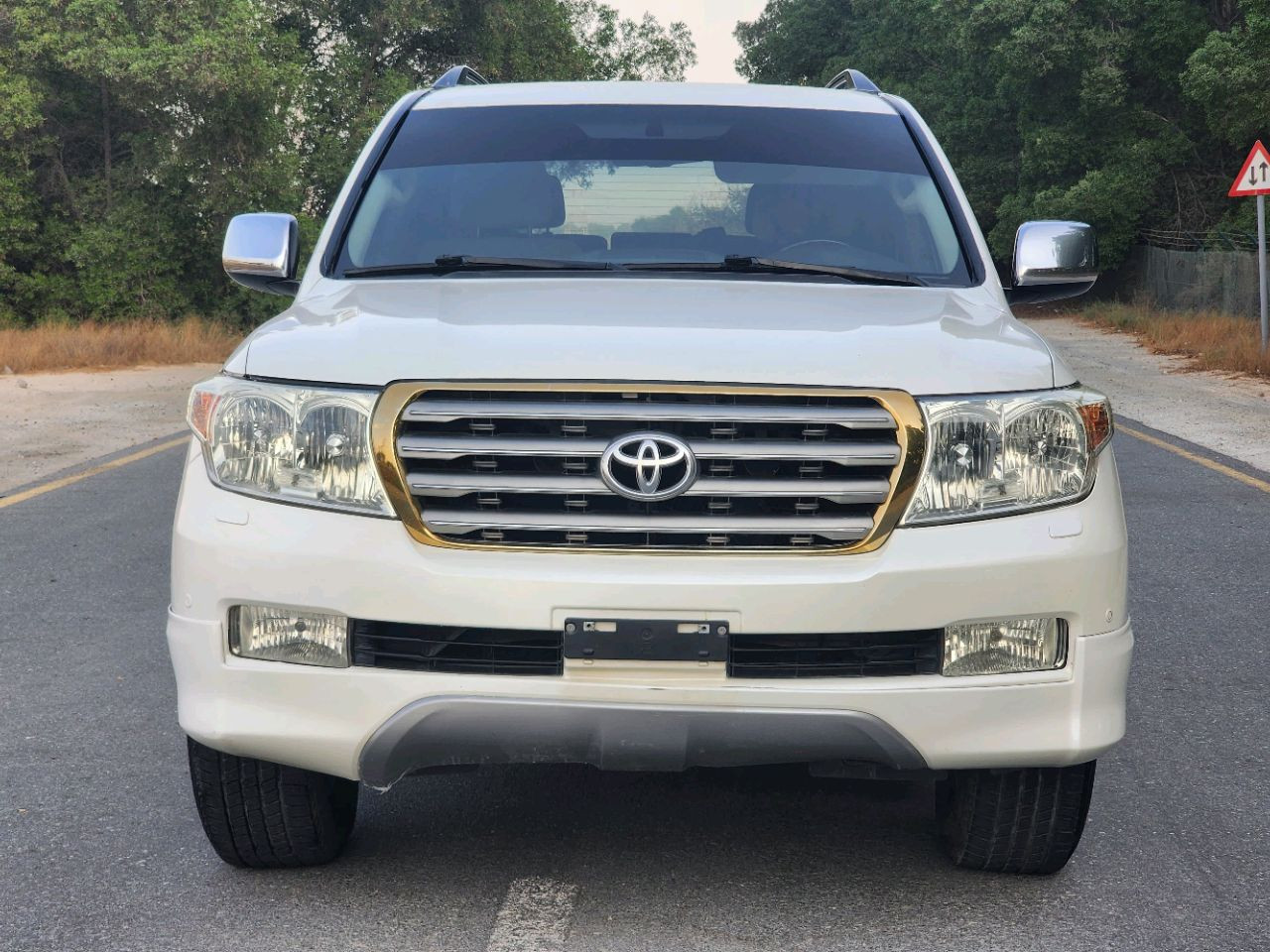 Toyota Land Cruiser - Image 8