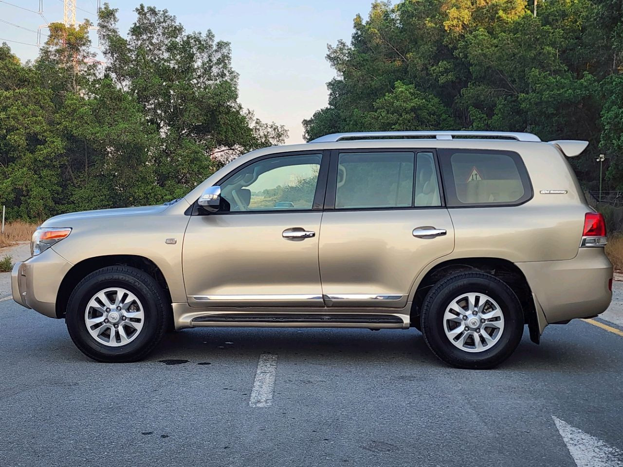 Toyota Land Cruiser - Image 5