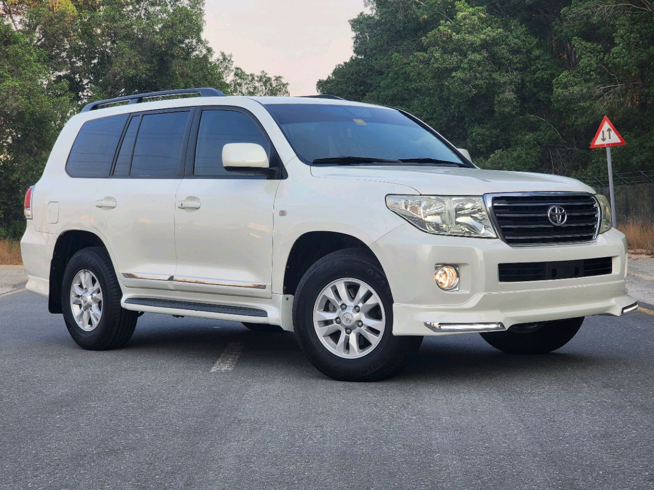 Toyota Land Cruiser - Image 10