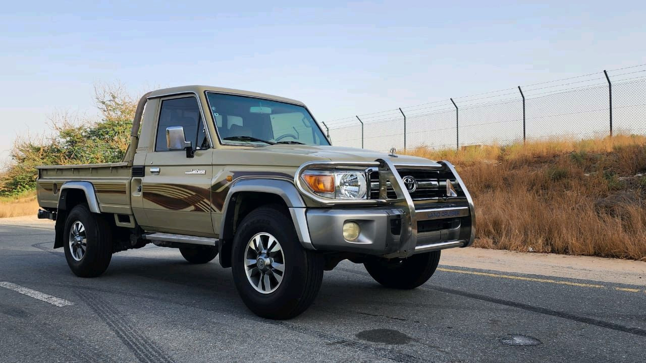 Toyota Land Cruiser - Image 5