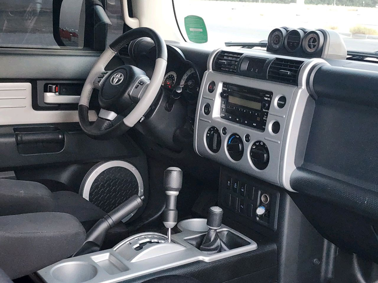 Toyota FJ Cruiser - Image 2