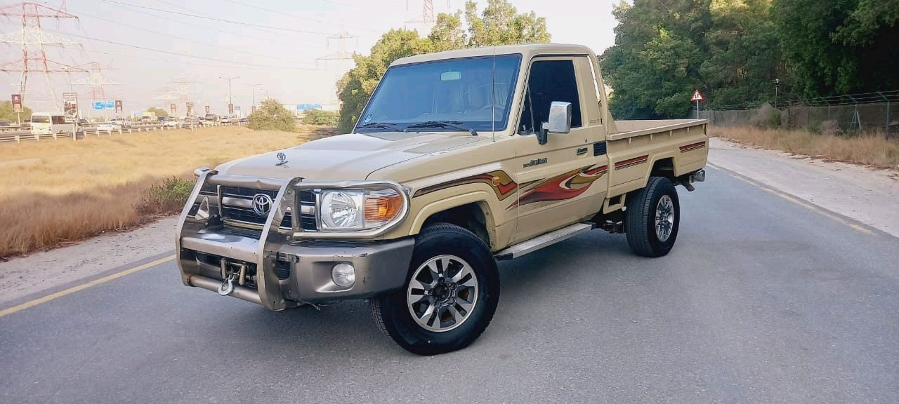 Toyota Land Cruiser - Image 12
