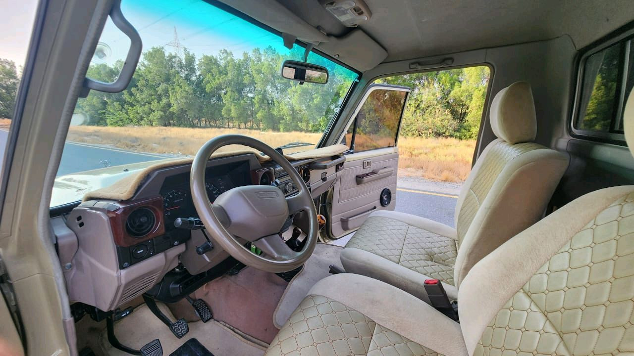 Toyota Land Cruiser - Image 6
