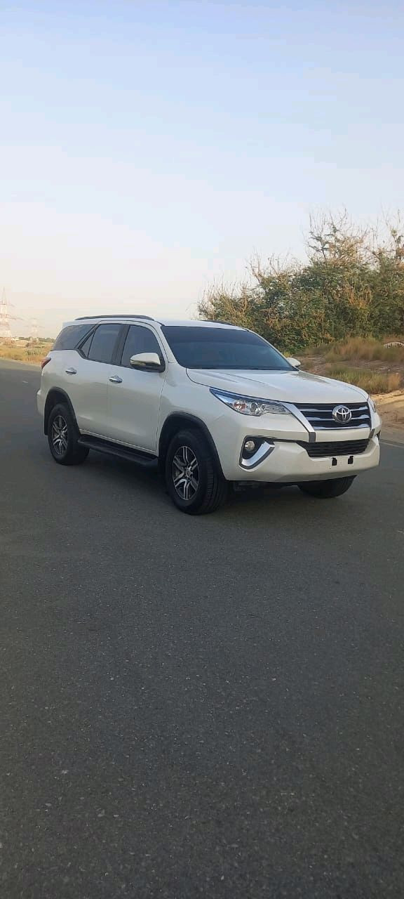 Toyota Fortuner - Image 3
