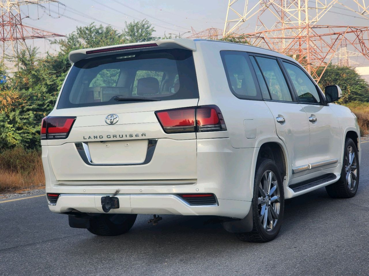 Toyota Land Cruiser - Image 7