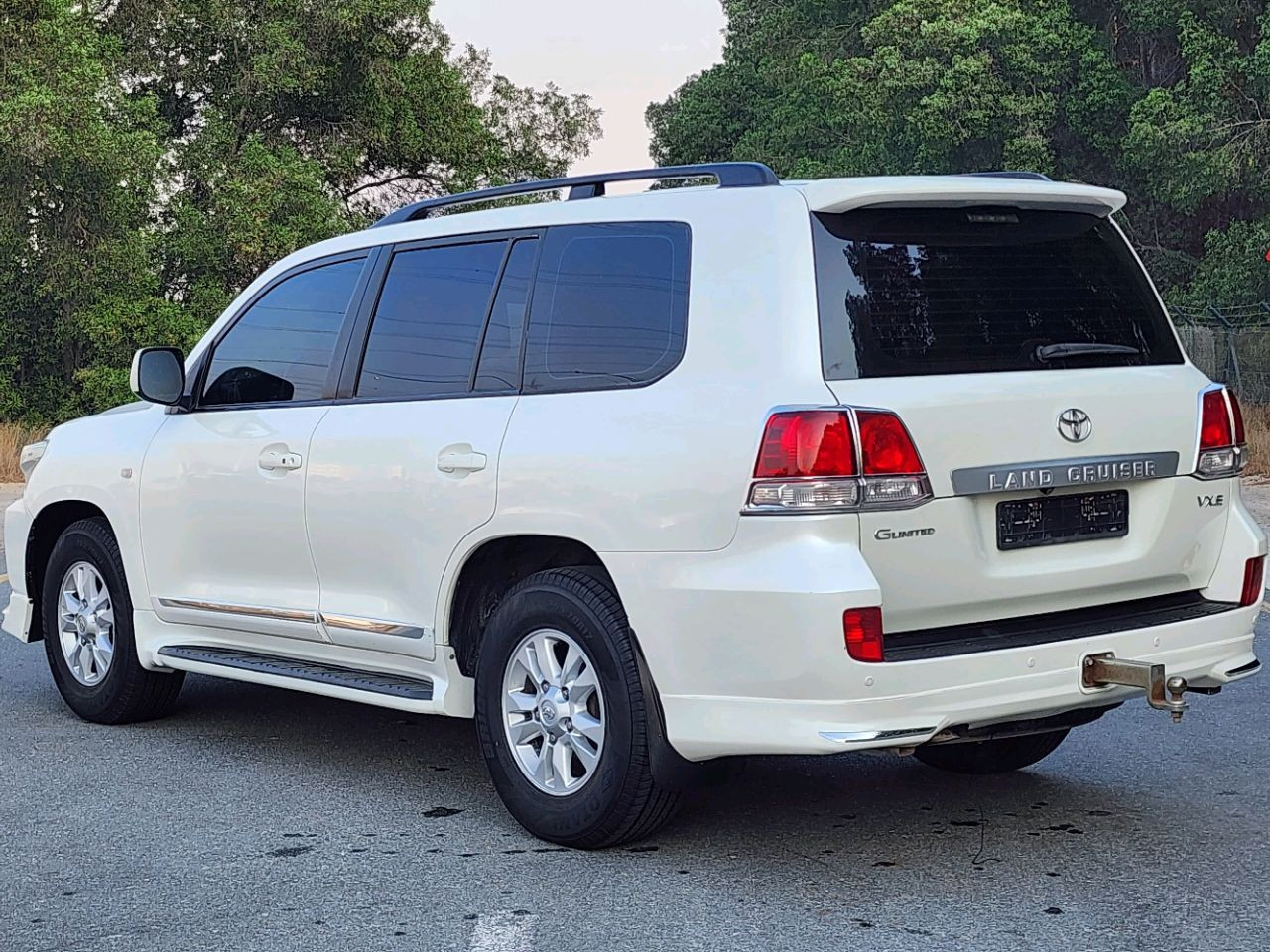 Toyota Land Cruiser - Image 3