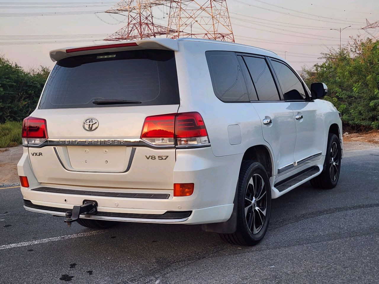 Toyota Land Cruiser - Image 7