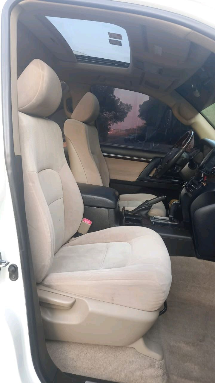 Toyota Land Cruiser - Image 3