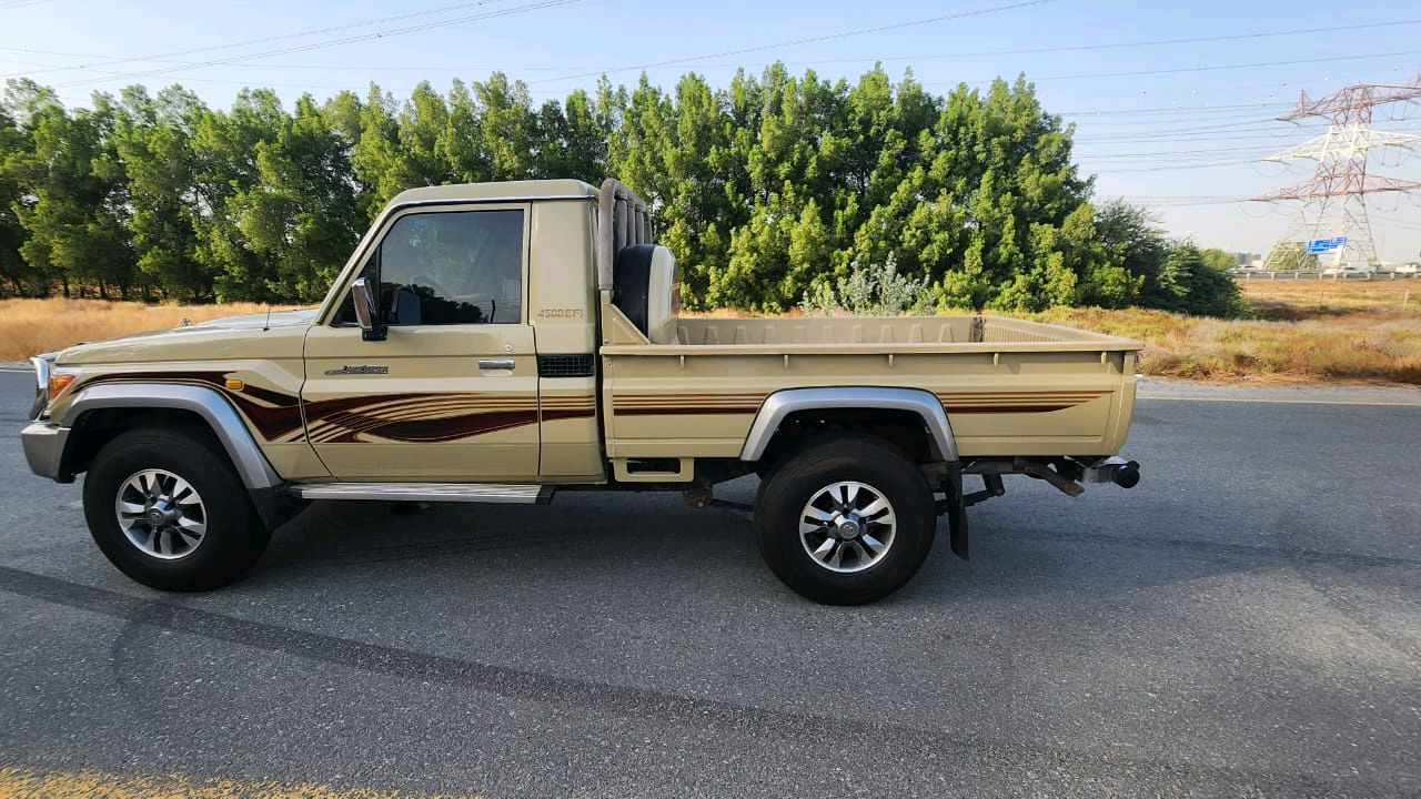 Toyota Land Cruiser - Image 4