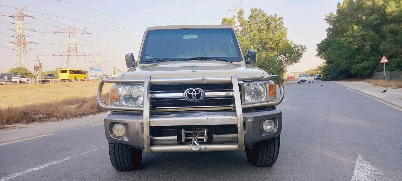 Toyota Land Cruiser - Image 6