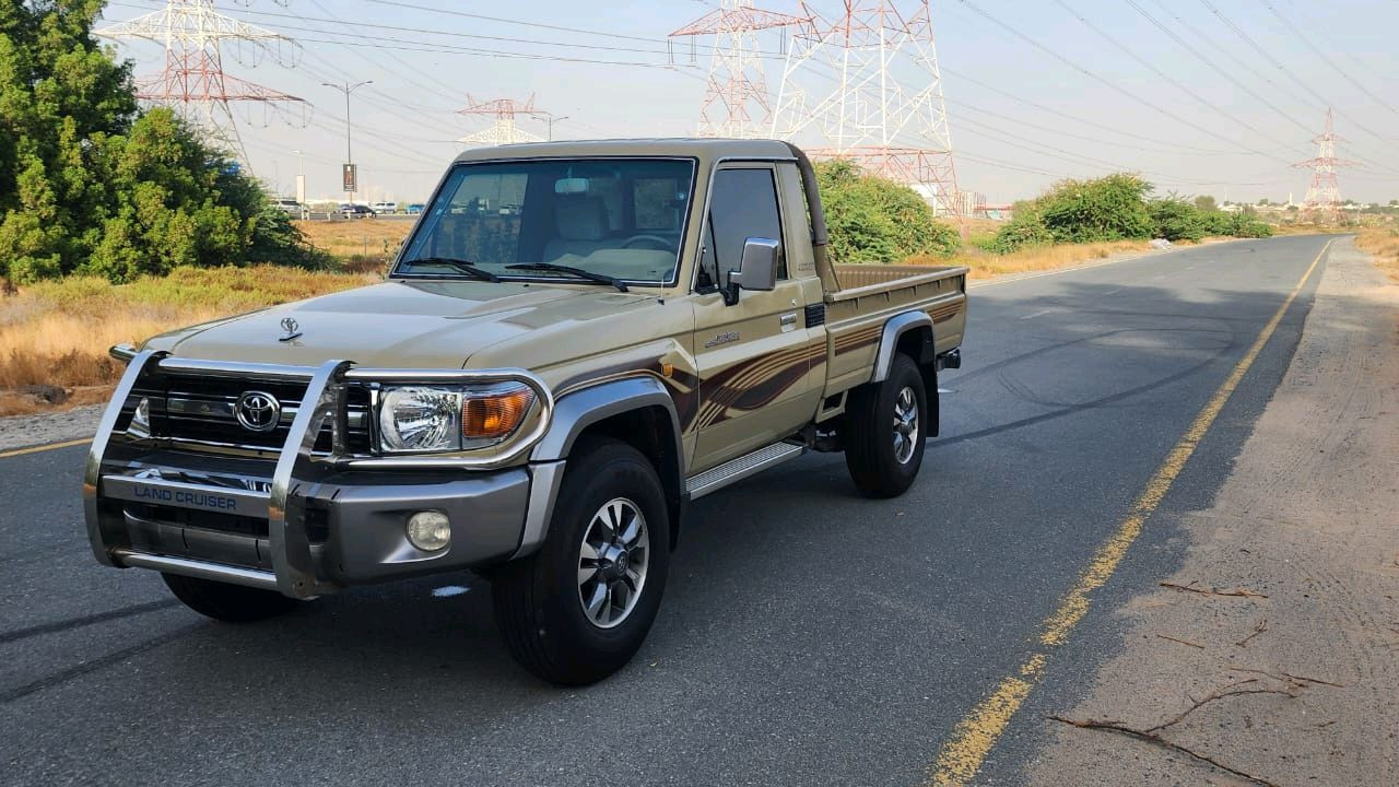 Toyota Land Cruiser - Image 3