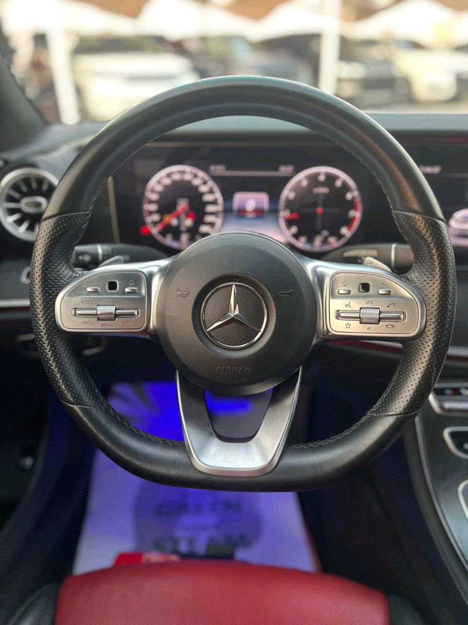 Mercedes Benz E-Class - Image 10