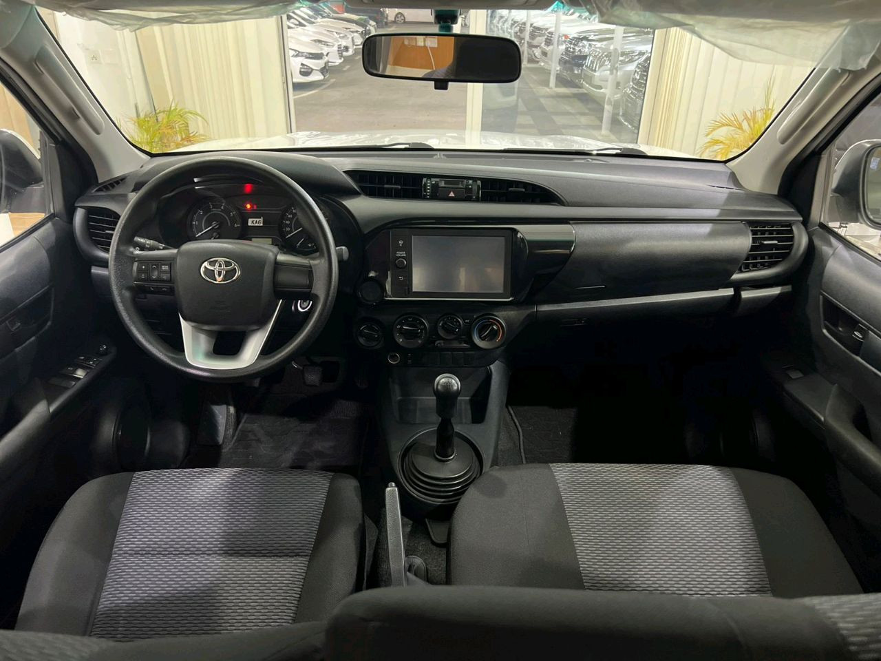 Toyota Hilux - Image 6