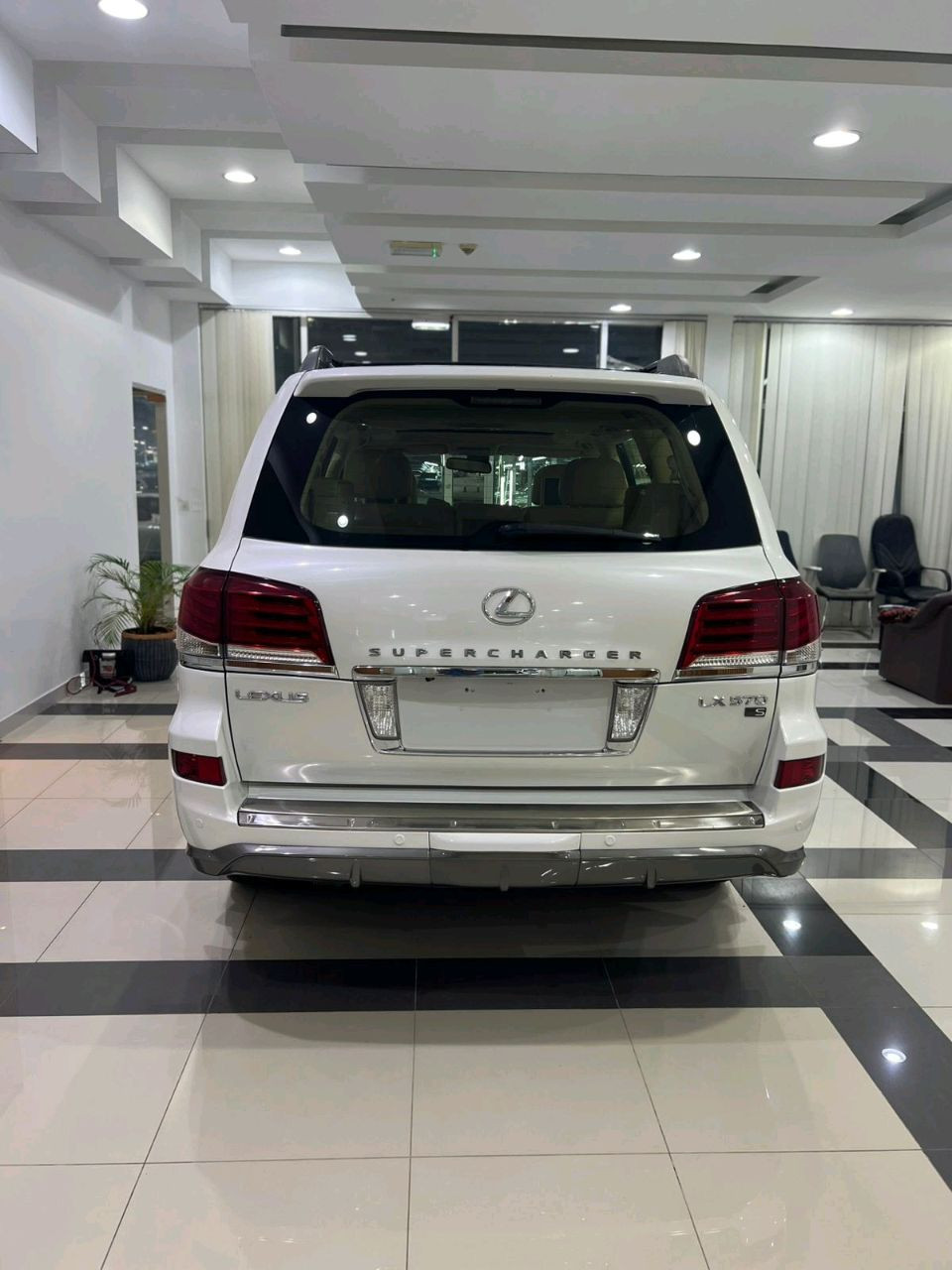 Lexus LX-Series - Image 3