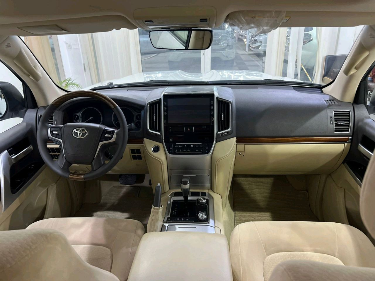 Toyota Land Cruiser - Image 6