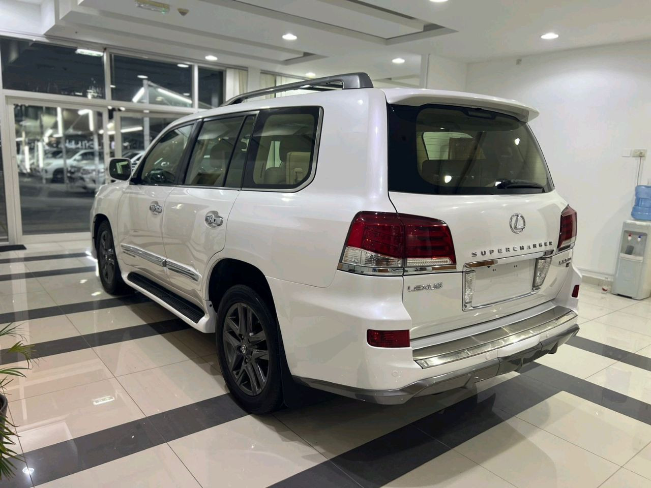 Lexus LX-Series - Image 6