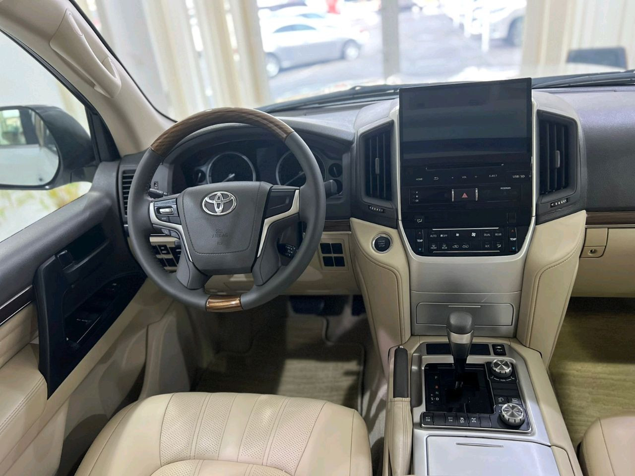 Toyota Land Cruiser - Image 4