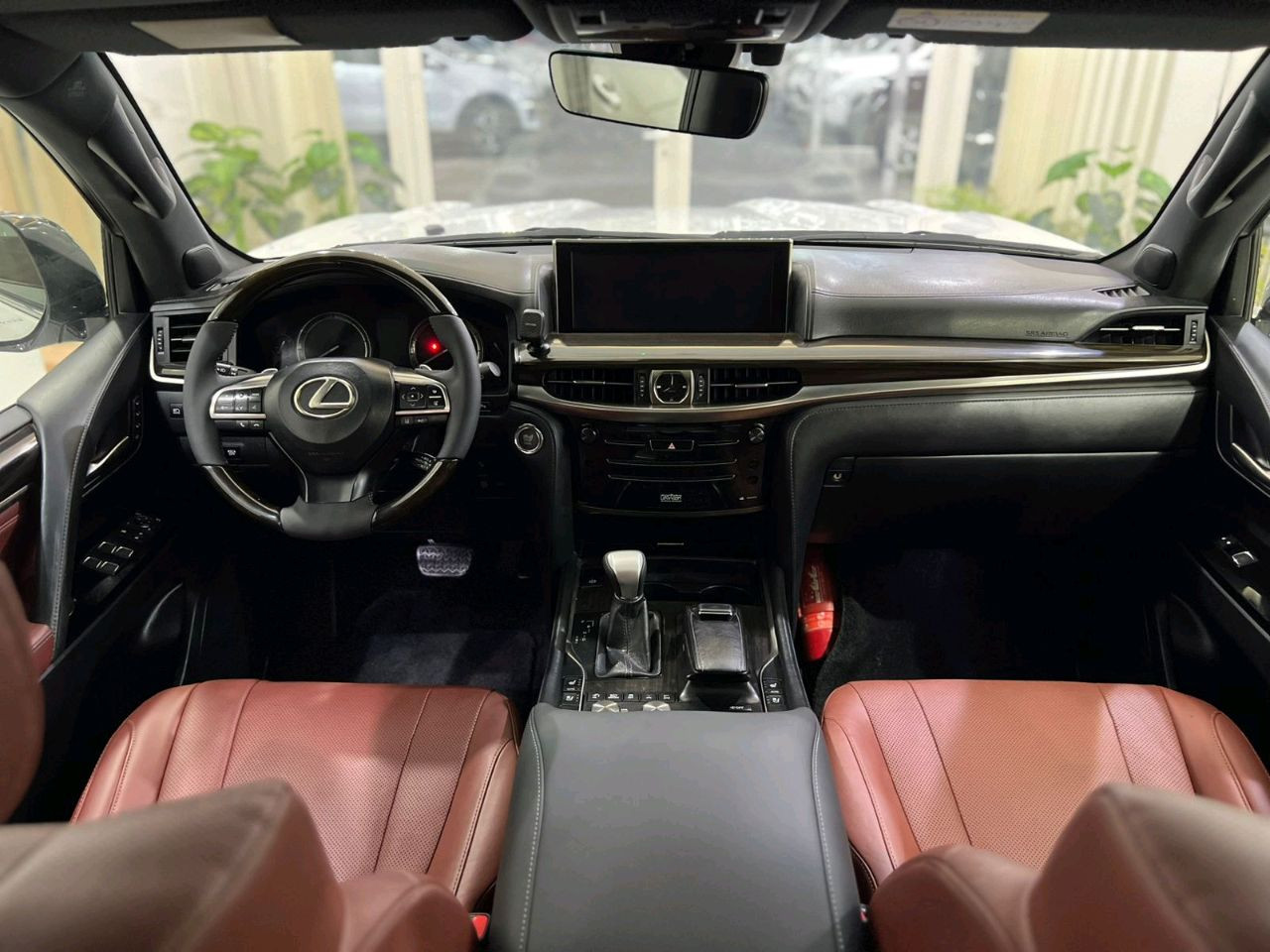Lexus LX-Series - Image 14