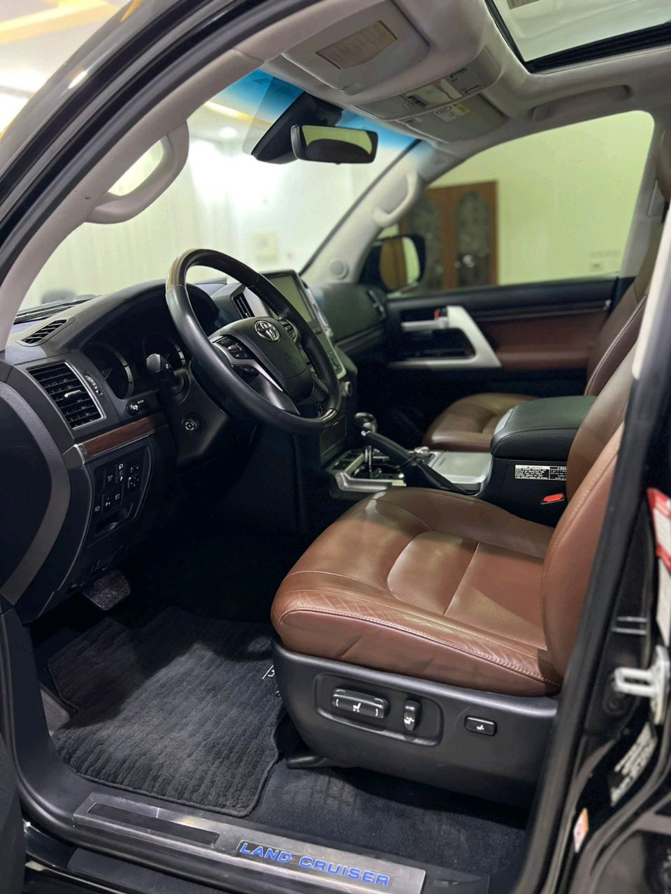 Toyota Land Cruiser - Image 7
