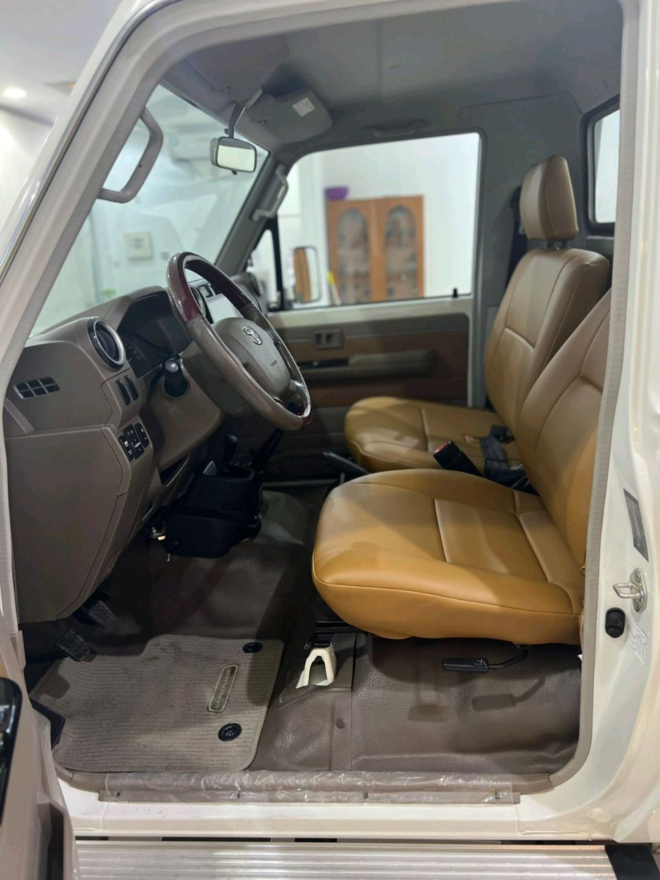 Toyota Land Cruiser - Image 4