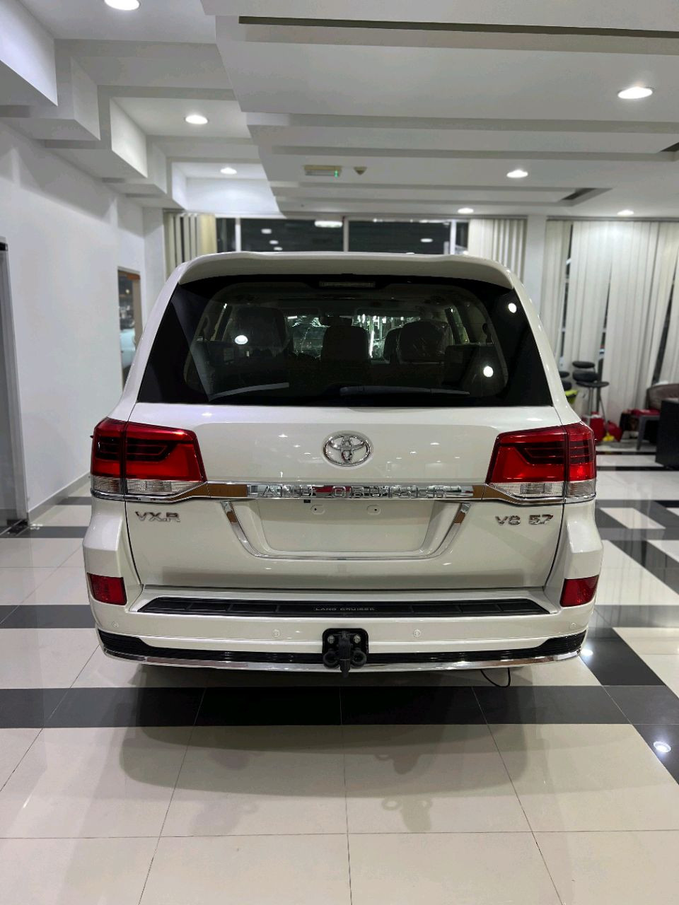 Toyota Land Cruiser - Image 6