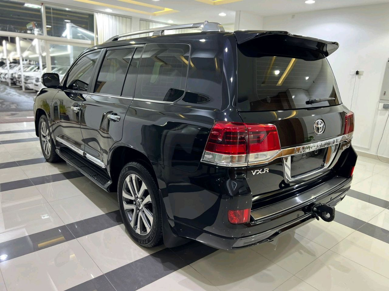 Toyota Land Cruiser - Image 8