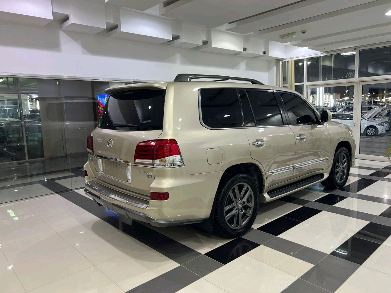 Lexus LX-Series - Image 13