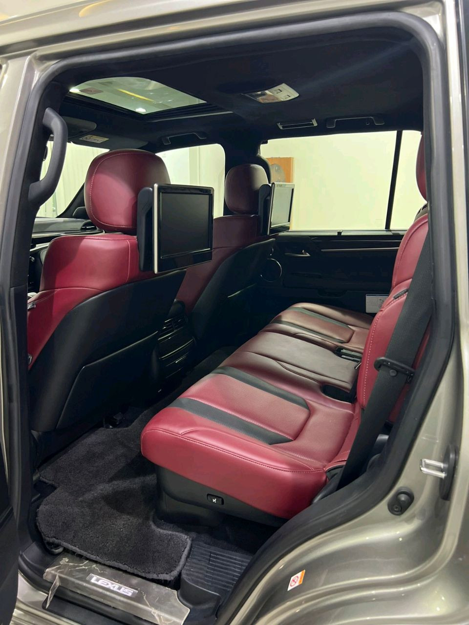 Lexus LX-Series - Image 16