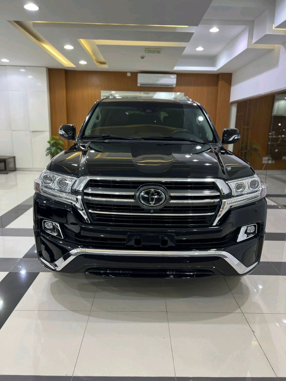 Toyota Land Cruiser - Image 10