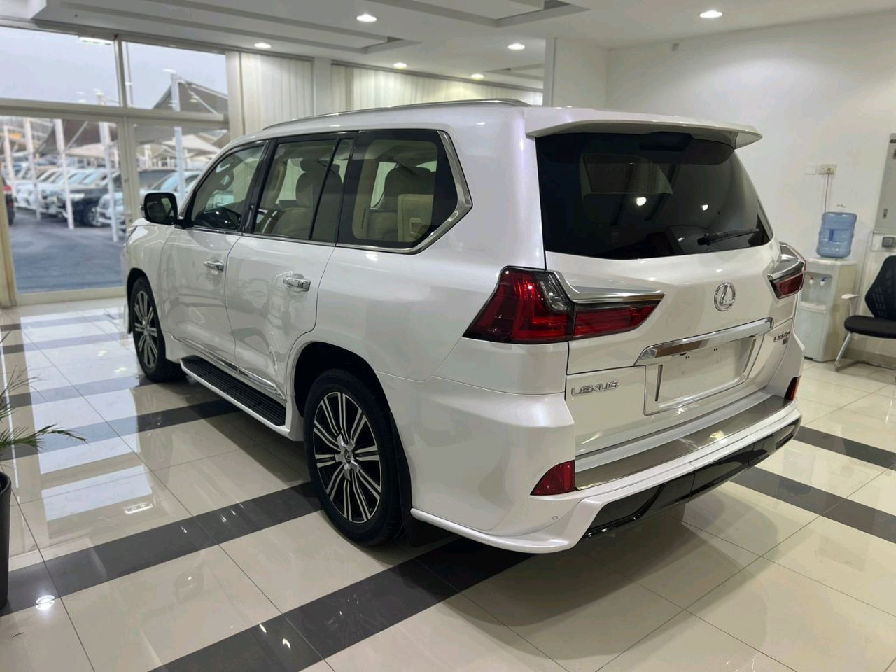 Lexus LX-Series - Image 6